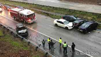 At least 5 cars crash in Durham closing southbound NC-147 to traffic
