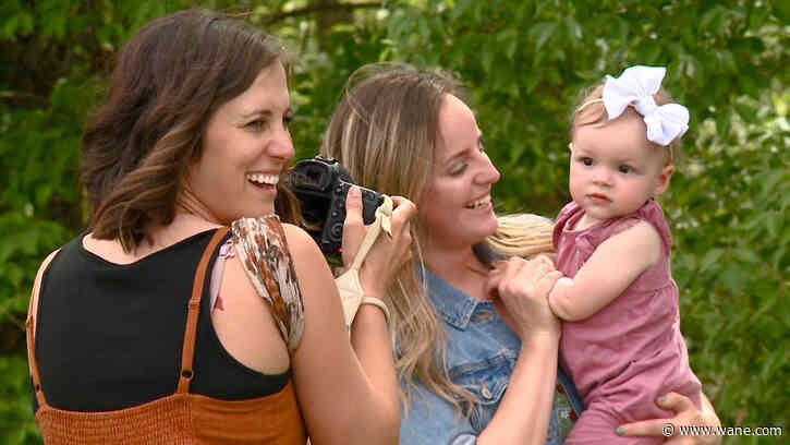 Free motherhood mini photo sessions are Positively Fort Wayne