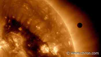 This week in space: Saturn’s fuzzy core, signs of life on Venus