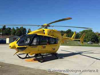 Modena, auto finisce in una scarpata: tre giovani feriti - Corriere della Sera