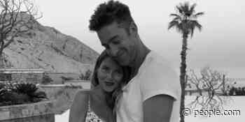 Scott Speedman Expecting First Child with Girlfriend Lindsay Rae Hofmann: 'Baby Girl Coming Soon' - PEOPLE