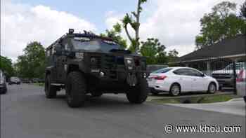Man taken into custody after SWAT standoff in NE Houston - KHOU.com