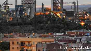 Taranto, ArcelorMittal licenzia operaio dopo un incidente in fabbrica. I sindacati: "Discriminato" - La Repubblica