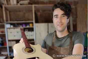 Thomas realiseert droom als gitaarbouwer: “400 uur voor 1 gitaar, maar geen stress”