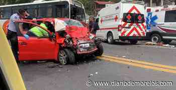 Mortal accidente en la México-Cuernavaca, a la altura de Huitzilac; mujer muere prensada - Diario de Morelos
