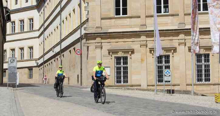 Oberfränkische Polizei testet Elektrofahrräder im Streifendienst.