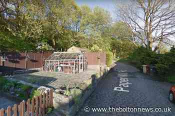 Man tries to grab teenage girl in quiet wooded area in Bolton