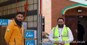 'It is our duty to be a good neighbour' 500 food parcels given to refugees and poverty stricken for Ramadan - Birmingham Live