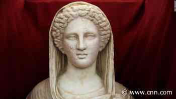 Ancient looted statue returned to Libya
