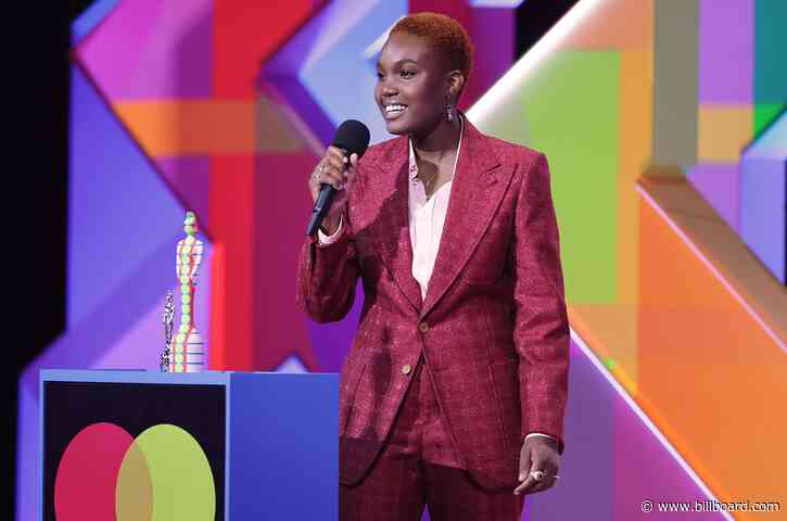 Arlo Parks Brings ‘Hope’ to 2021 Brit Awards