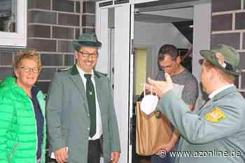 Aktion des Schützenvereins Nordick: Vorstand verteilt Sekt, Bier und Currywurst - Ascheberg - Allgemeine Zeitung