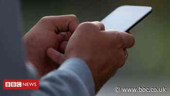 Lancashire police officer who sent sex texts to crime victims jailed
