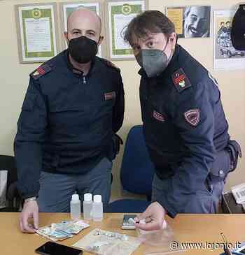 MANDURIA, COLLABORATORE SCOLASTICO SORPRESO A SPACCIARE EROINA - Lo Jonio