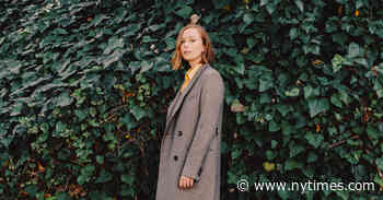 Hannah Einbinder: Portrait of a Young Comic on the Cusp