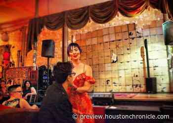 Opera on Tap brings a different style of music to Houston’s bars - Houston Chronicle