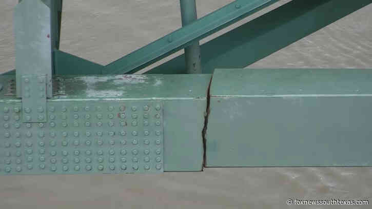 Vital Memphis bridge shut down after officials find structural crack