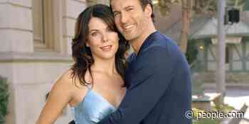 Gilmore Girls' Scott Patterson Was 'Nervous' to Film Luke and Lorelai's 'Iconic' First Kiss - PEOPLE