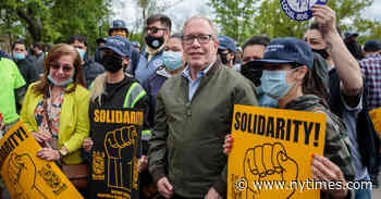 Most of Scott Stringer's Supporters Have Fled. Not the Teachers' Union - The New York Times