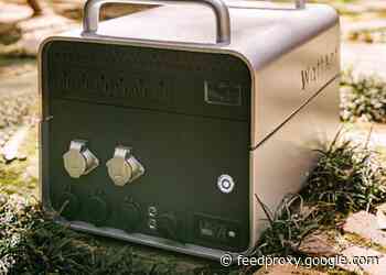 WattAnt portable power station with swappable batteries