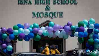 Muslims celebrate Eid al-Fitr around the world