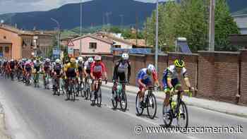 Il Giro d'Italia sfreccia nell'entroterra da Matelica a Castelsantangelo (foto) - Vivere Camerino