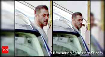 Salman Khan arrives at his house for Eid