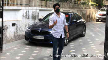 Abhimanyu Dassani gets papped in Juhu
