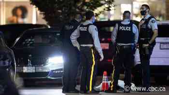1 dead, 2 injured in shooting at Burnaby shopping complex