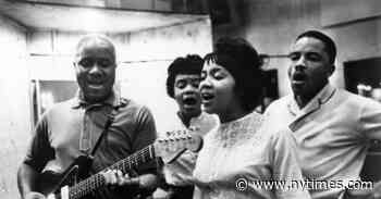 Pervis Staples, Who Harmonized With the Staple Singers, Dies at 85