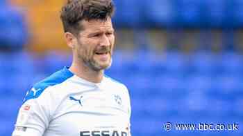 Preston North End: Louis Moult and David Nugent released by Championship club