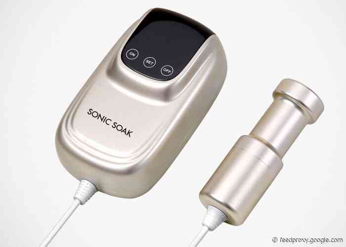 Sonic Soak ultrasonic cleaner washes to a microscopic level