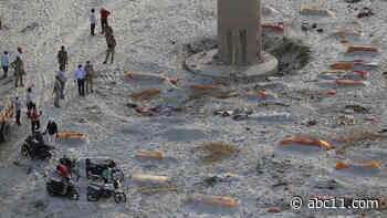 Hundreds of bodies found buried along Indian riverbanks; Authorities investigating