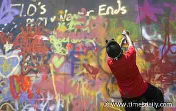 Hundreds flock to first day of Arts Alive - Times Daily