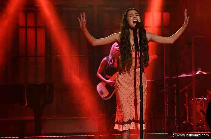 Olivia Rodrigo Stuns During ‘SNL’ Debut, Performing ‘Drivers License’ & ‘Good 4 U’: Watch
