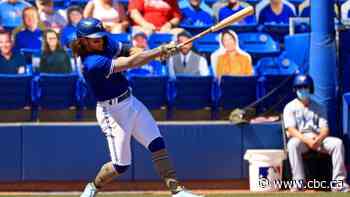 Blue Jays score 10 as bats stay hot to earn series win over Phillies