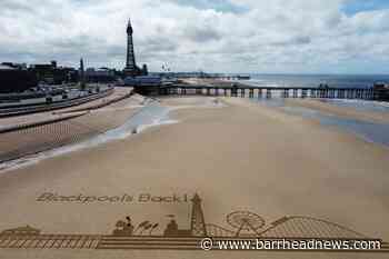 In Pictures: Night owls toast return to pubs as lockdown eases - Barrhead News