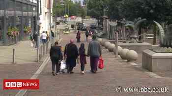 Covid: Blackburn with Darwen over-18s urged to book vaccine