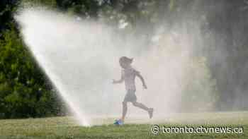 First bout of 30 degree heat could hit Toronto by the long weekend