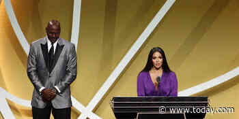 Vanessa Bryant honors Kobe and Gianna in emotional tribute at Hall of Fame induction