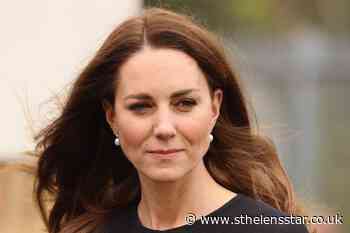 Kate praises 'amazing' picture of elderly couple holding hands - St Helens Star