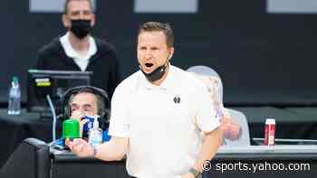 Russell Westbrook defends Scott Brooks after win over Hornets - Yahoo Sports