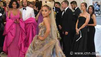 Ariana Grande secretly marries her fiancé