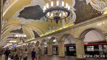 Russian subway workers are fired en masse for calling for freedom for Putin nemesis