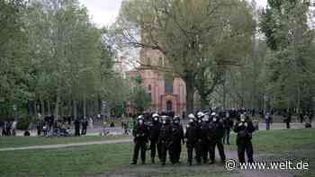 Berlin: Mit Steinen beworfen – Polizisten bei Corona-Einsatz verletzt - WELT