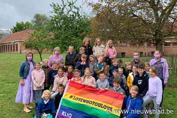 Leerlingen De Beuk solidair met lgbt+-jongeren