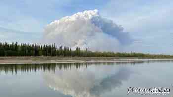 Thousands without power as Sask. wildfire still days away from being controlled