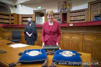 Nicola Sturgeon sworn in as First Minister of Scotland - Dudley News