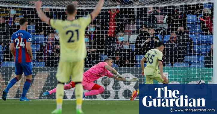 Pépé and Martinelli sink Crystal Palace to keep Arsenal’s European hopes alive