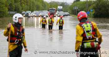 LIVE updates: 'Major flood' hits part of Bolton with people asked to avoid the area - Manchester Evening News