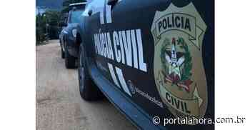 Polícia cumpre mandados de busca, apreende materiais e indicia dupla de Imbituba, suspeita de furto em comércio - Portal AHora
